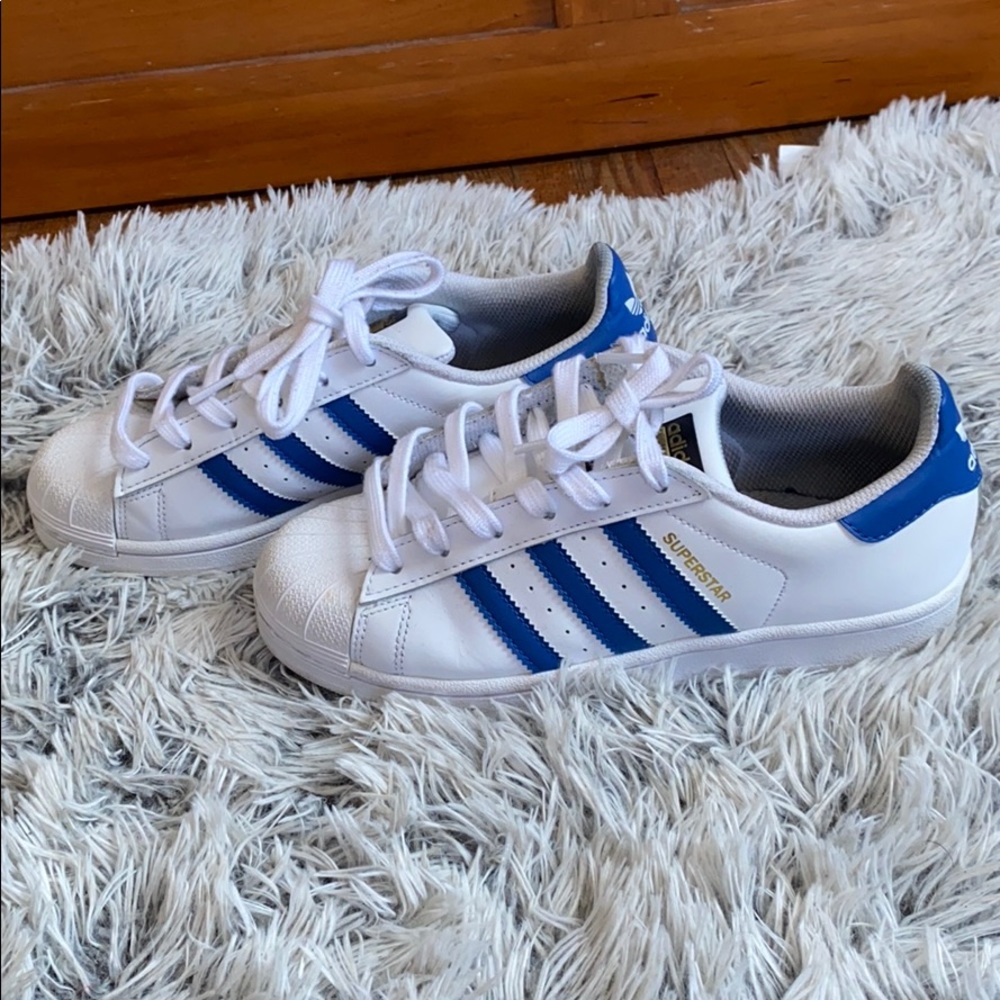 Adidas Original SuperStar Sneakers - Picture 3 of 4